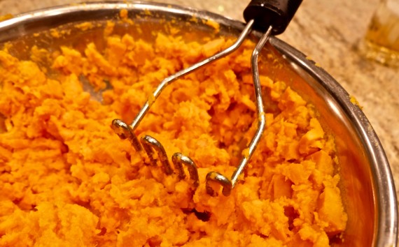 mashed sweet potatoes mashing