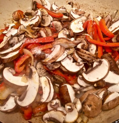 chicken skillet onions peppers and mushrooms