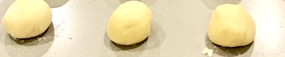 cream cheese cookie in balls 2