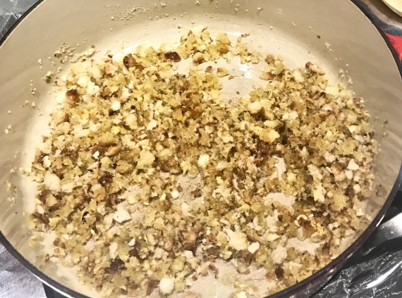 Broccoli rabe breadcrumbs, breadcrumbs toasting