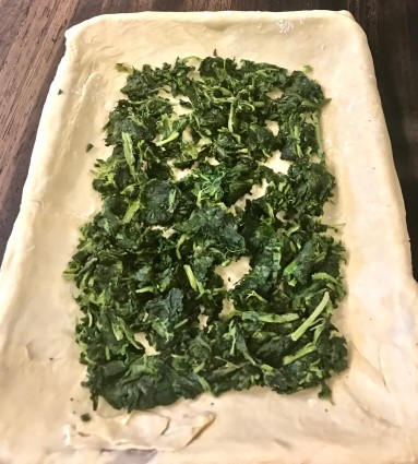 Greek pie spinach in middle